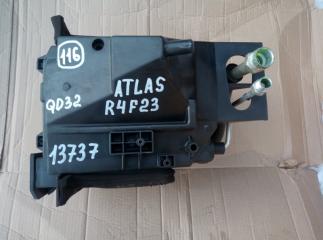 Корпус кондиционера Nissan Atlas 2005