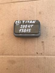 Пепельница Mazda Titan 2002