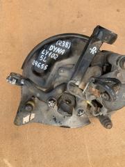 Поворотный кулак правый Toyota Dyna 2000