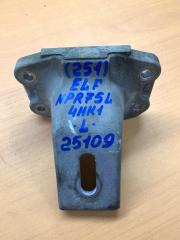 Крепление двигателя переднее левое Isuzu Elf 2007