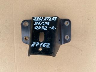 Крепление двигателя переднее правое Nissan Atlas 1999