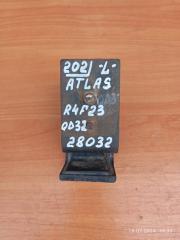 Подушка двигателя левая Nissan Atlas 2004