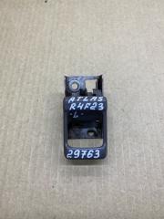 Ручка двери левая Nissan Atlas 1999