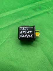 Реле свечей накала Nissan Atlas 2002 контрактная Реле свечей накала Nissan Atlas 2002