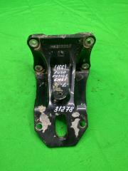 Крепление двигателя переднее левое Mitsubishi Fuso Fighter 2003