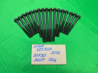 Фото запчасти болт гбц Toyota Dyna 2001 Б/У запчасть Запчасть болт гбц Toyota Dyna 2001