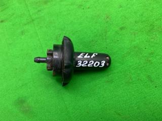 Форсунка стеклоомывателя Isuzu Elf 1995 Б/У Форсунка стеклоомывателя Isuzu Elf 1995