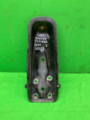 Крепление амортизатора левое Mitsubishi Canter 1998