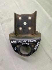 Кронштейн рессоры передний левый Nissan Atlas 1993