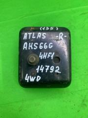 Подушка двигателя передняя правая Nissan Atlas 1998