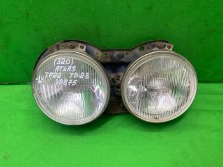 Фара левая Nissan Atlas 1991