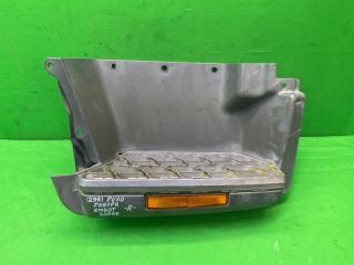 Подножка правая Mitsubishi Fuso Fighter 2004