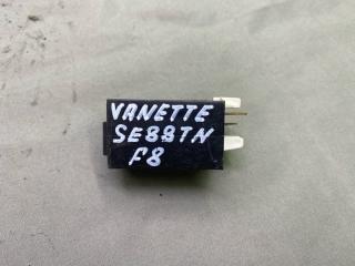 Реле дворников Nissan Vanette 1997