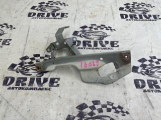 Крепление крыла левое HONDA Fit 2014