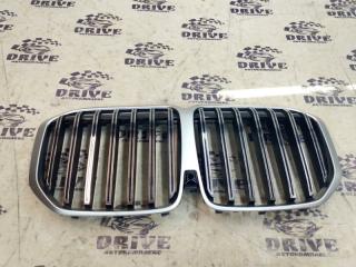 Решетка радиатора передняя BMW X7