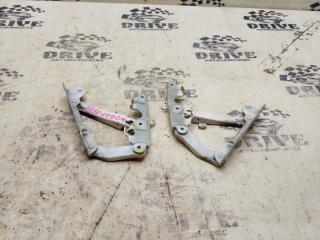 Запчасть петля капота передняя Mercedes-Benz E-Class