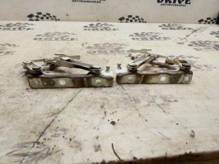 Петля капота передняя E-Class W211