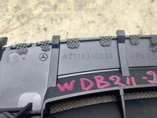 Накладка на торпедо передняя E-Class W211