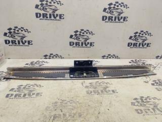 Накладка замка багажника задняя E-Class W211