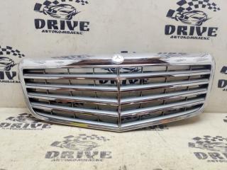 Решетка радиатора передняя Mercedes-Benz E-Class