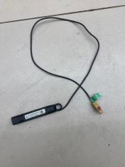 Фото запчасти усилитель антенны задний левый Volkswagen golf 5 2005 Б/У запчасть Запчасть усилитель антенны задний левый Volkswagen golf 5 2005