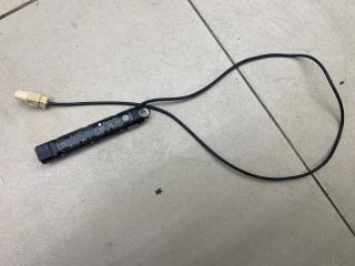 Фото запчасти усилитель антенны задний правый Volkswagen golf 5 2005 Б/У запчасть Запчасть усилитель антенны задний правый Volkswagen golf 5 2005