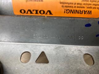 Подушка безопасности в торпедо V40 2000 Универсал 1.9 B4204T