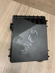 Фото запчасти крышка блока предохранителей Volkswagen golf 5 2005 Б/У запчасть Запчасть крышка блока предохранителей Volkswagen golf 5 2005