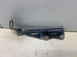 Запчасть петля капота правая Nissan Primera 2000