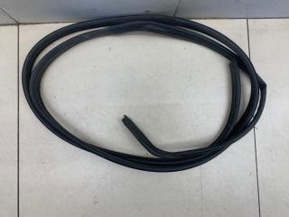 Запчасть уплотнитель правый Opel astra H 2008