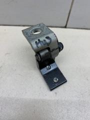 Запчасть петля двери задняя правая Skoda Octavia 2008