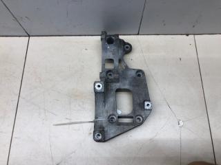 Запчасть кронштейн генератора Skoda Octavia 2008