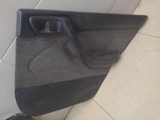 Запчасть обшивка двери задняя правая Toyota Carina E 1993