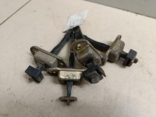 Ограничитель двери mitsubishi L200 3 2004