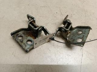 Фото запчасти петля двери передняя правая Renault Logan 2006 Б/У запчасть Запчасть петля двери передняя правая Renault Logan 2006