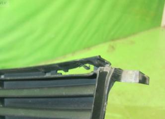 Решетка бампера передняя Camry