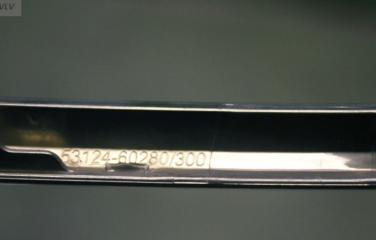 Хром решетки радиатора правый Land Cruiser 200