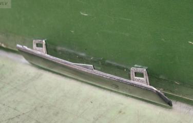 Хром решетки радиатора правый Toyota RAV 4