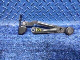 Фото запчасти ограничитель багажника левый Volvo XC90 контрактная запчасть Запчасть ограничитель багажника левый Volvo XC90