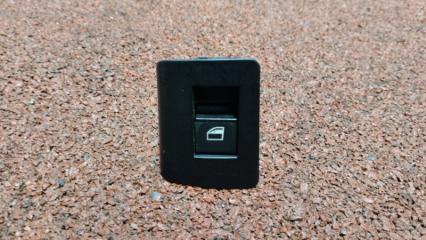 Кнопка стеклоподъемника задняя правая BMW X5