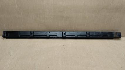 Запчасть кронштейн порога правый Mercedes ML