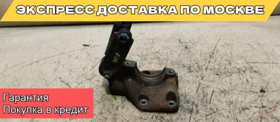 Фото запчасти кронштейн промежуточного вала VOLVO XC60 Б/У запчасть Запчасть кронштейн промежуточного вала VOLVO XC60