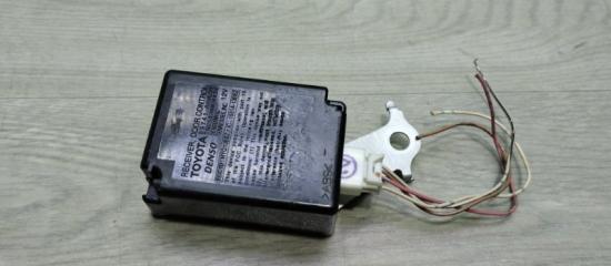 Блок управления центральным замком TOYOTA CAMRY