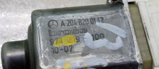 Мотор стеклоподъемника передний левый C W204