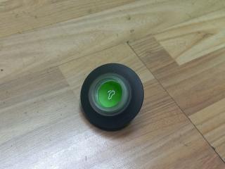 Запчасть кнопка багажника Mercedes C