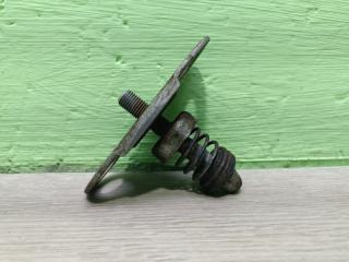 Отбойник капота Land Rover Vogue 3 контрактная Отбойник капота Land Rover Vogue 3