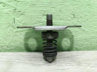 Отбойник капота Land Rover Vogue 3 контрактная Отбойник капота Land Rover Vogue 3