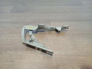 Петля капота правая BMW X5 E53 Петля капота правая BMW X5 E53