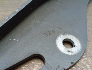 Петля капота левая Pilot YF4