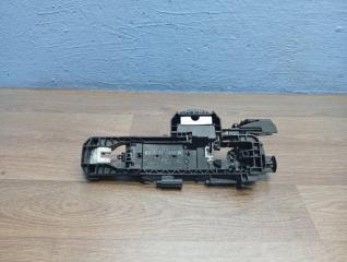 Кронштейн ручки двери правый Mercedes ML